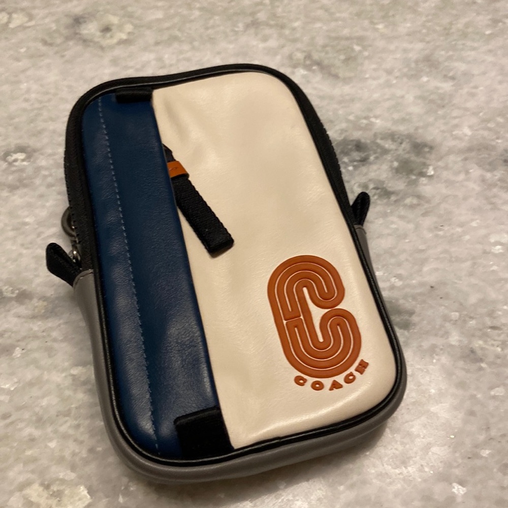 Coach Hybrid Pouch